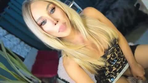 Snapshot of callmebythename_daisy chatting on 03/05/26, 11:06 A STINGY MAN IS A SIGN OF UNWELLINGNESS. online show from 03/05/26, 11:06