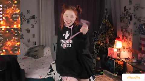 Snapshot of callmeeffy chatting on 01/05/25, 04:38 Effyblonde follow my telegram channel for more content3 online show from 01/05/25, 04:38