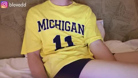 Snapshot of callmenineoneseven chatting on 09/08/25, 04:50 Nick online show from 09/08/25, 04:50