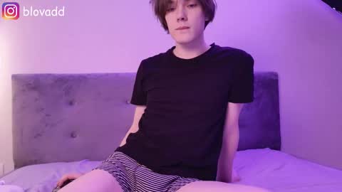 Snapshot of callmenineoneseven chatting on 12/14/25, 08:46 Nick online show from 12/14/25, 08:46