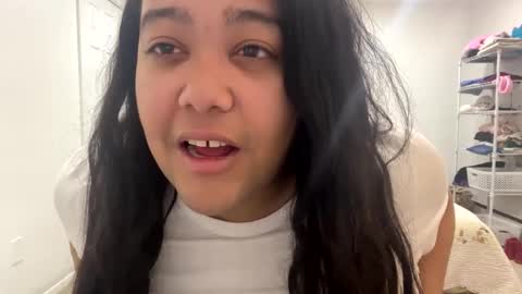 Snapshot of cals9x chatting on 02/21/25, 04:07 camzxoxox online show from 02/21/25, 04:07