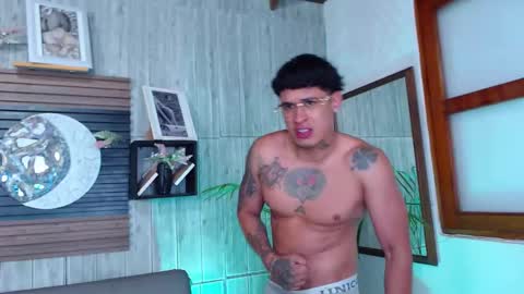 Snapshot of calvin913 chatting on 11/15/25, 09:39 calvin913 online show from 11/15/25, 09:39