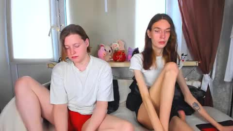 Snapshot of calvin_kevin_grem chatting on 10/19/25, 06:03 Calvin Kevin Grem online show from 10/19/25, 06:03