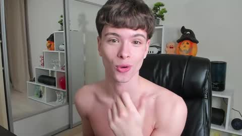 Hey I am Calvin  online show from 02/23/25, 10:09