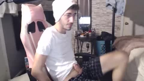 Snapshot of calvin_tanner chatting on 12/17/24, 01:18 calvin_tanner online show from 12/17/24, 01:18