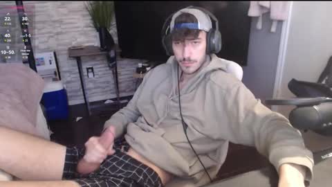 Snapshot of calvin_tanner chatting on 10/15/25, 04:18 calvin_tanner online show from 10/15/25, 04:18