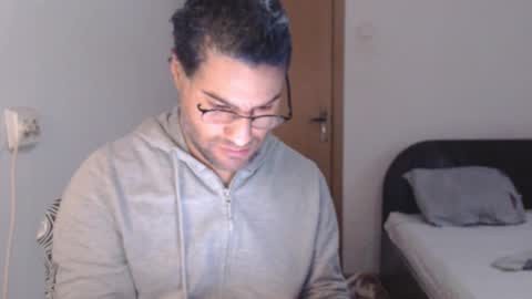 Snapshot of calvinjohnlad chatting on 02/01/26, 03:10 Calvinjohnlad online show from 02/01/26, 03:10