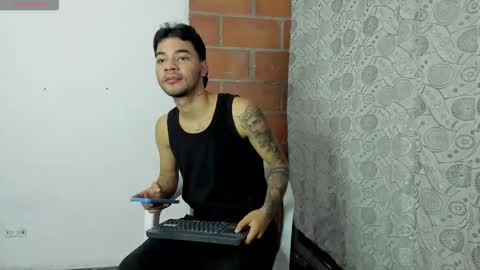 Snapshot of calvinparker_ chatting on 12/19/25, 03:24 Calvin online show from 12/19/25, 03:24