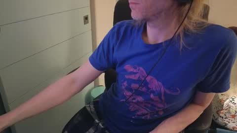 Snapshot of calypsocabal chatting on 11/04/25, 03:49 Calypso online show from 11/04/25, 03:49