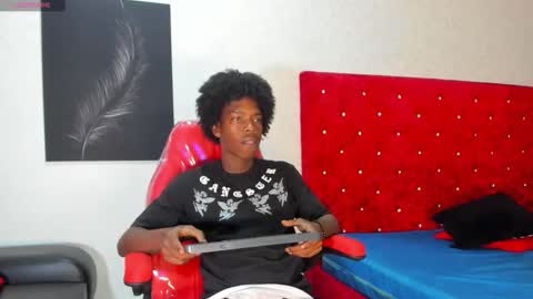 Snapshot of cam_brown chatting on 10/17/25, 04:37 online show from 10/17/25, 04:37