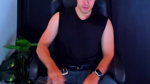 Snapshot of camara110 chatting on 12/26/24, 12:25 camara110 online show from 12/26/24, 12:25