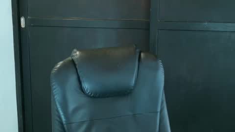 Snapshot of camara110 chatting on 02/11/25, 12:28 camara110 online show from 02/11/25, 12:28