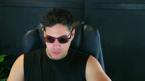 Snapshot of camara110 chatting on 03/06/25, 12:10 camara110 online show from 03/06/25, 12:10
