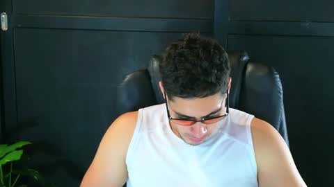 Snapshot of camara110 chatting on 03/06/25, 09:31 camara110 online show from 03/06/25, 09:31