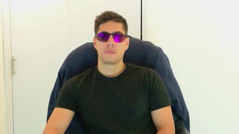 camara110 online show from 11/13/25, 09:36