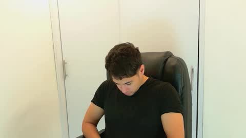 camara110 online show from 12/21/25, 03:57