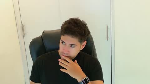 camara110 online show from 12/23/25, 03:59