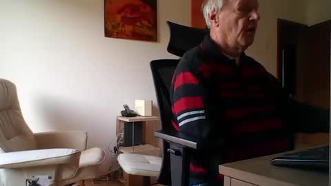 camcologne online show from 12/16/25, 10:31