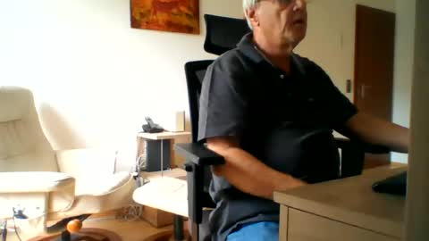 camcologne online show from 06/12/26, 08:24