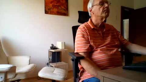 camcologne online show from 07/10/26, 10:40