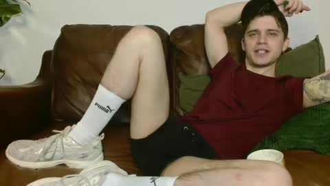 Snapshot of camdoattitude chatting on 12/27/24, 01:18 CamDoAttitude online show from 12/27/24, 01:18