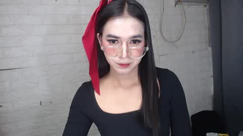 Snapshot of camela_star chatting on 02/17/25, 04:42 camela_star online show from 02/17/25, 04:42