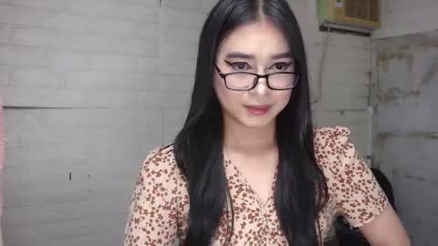 Snapshot of camela_star chatting on 09/24/25, 10:57 camela_star online show from 09/24/25, 10:57