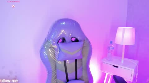 Camelia Smith online show from 11/20/25, 04:01