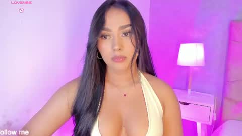 Snapshot of cameliaa_smiith chatting on 06/20/26, 06:05 Camelia Smith online show from 06/20/26, 06:05