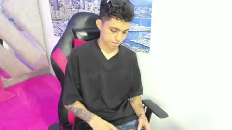 Snapshot of cameron_lux4 chatting on 07/05/26, 03:23 CAMERON online show from 07/05/26, 03:23