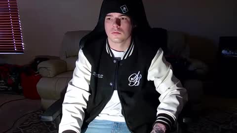 Snapshot of camerondt chatting on 02/21/25, 08:27 camerondt online show from 02/21/25, 08:27