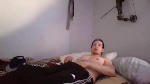 Snapshot of camerontrodd404 chatting on 02/21/25, 02:16 ladylover online show from 02/21/25, 02:16