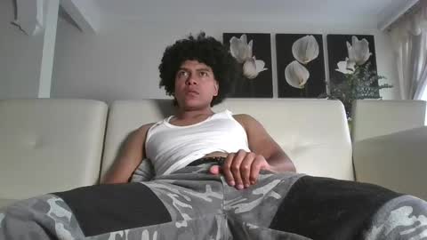 Snapshot of camfaber chatting on 10/26/25, 07:53 Stiven online show from 10/26/25, 07:53