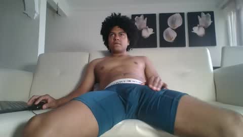 Snapshot of camfaber chatting on 12/01/25, 03:28 Stiven online show from 12/01/25, 03:28