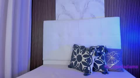 cami_adamss online show from 04/23/26, 11:53