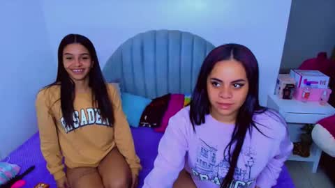 Snapshot of cami_bunnygirlx chatting on 10/29/25, 02:41 CAMI online show from 10/29/25, 02:41