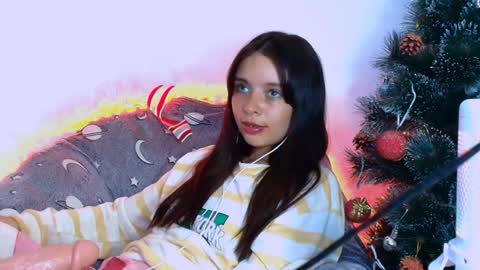 Snapshot of cami_casti777 chatting on 12/10/24, 02:17 trini-1000 online show from 12/10/24, 02:17