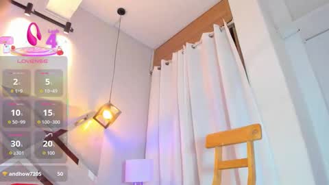 cami_rouxx online show from 10/28/25, 06:43