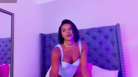 Snapshot of camiestrada chatting on 10/30/25, 09:59 camiestrada online show from 10/30/25, 09:59