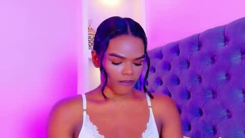 Snapshot of camiestrada chatting on 11/30/25, 09:41 camiestrada online show from 11/30/25, 09:41