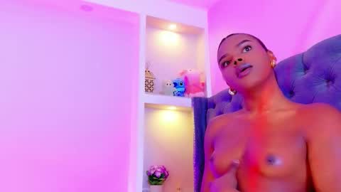 Snapshot of camiestrada chatting on 12/03/25, 01:20 camiestrada online show from 12/03/25, 01:20