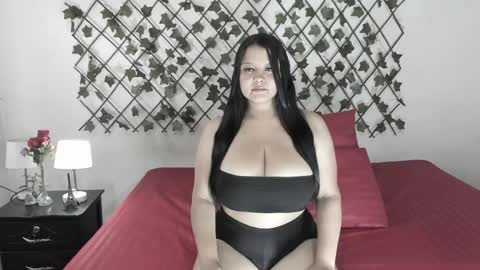 Snapshot of camihotboobs chatting on 05/25/26, 12:44 camihotboobs online show from 05/25/26, 12:44