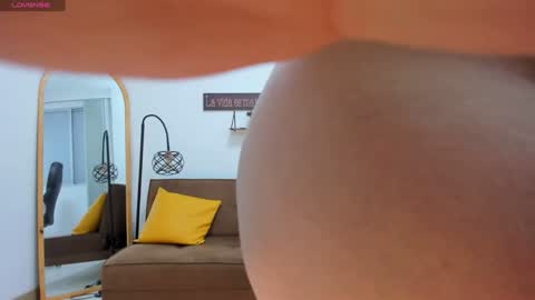 Snapshot of camiilaa1 chatting on 01/29/25, 03:33 Camila online show from 01/29/25, 03:33