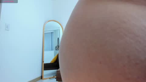 Snapshot of camiilaa1 chatting on 01/30/25, 06:56 Camila online show from 01/30/25, 06:56