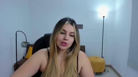 Snapshot of camiilaa1 chatting on 02/09/25, 07:05 Camila online show from 02/09/25, 07:05