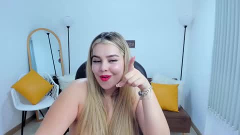 Snapshot of camiilaa1 chatting on 03/04/25, 05:21 Camila online show from 03/04/25, 05:21