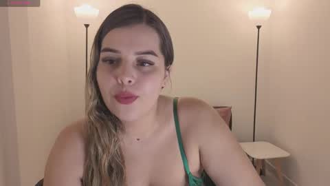 Snapshot of camiilaa1 chatting on 06/08/26, 10:10 Camila online show from 06/08/26, 10:10