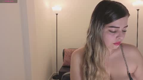 Snapshot of camiilaa1 chatting on 06/19/26, 03:22 Camila online show from 06/19/26, 03:22