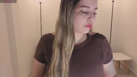 Snapshot of camiilaa1 chatting on 07/29/26, 02:43 Camila online show from 07/29/26, 02:43