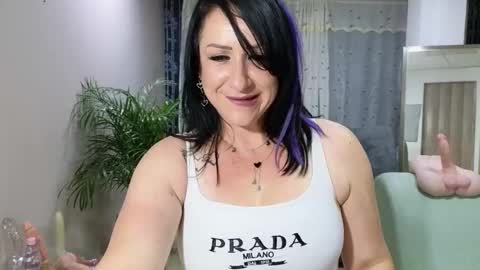 Camil online show from 02/16/25, 10:32